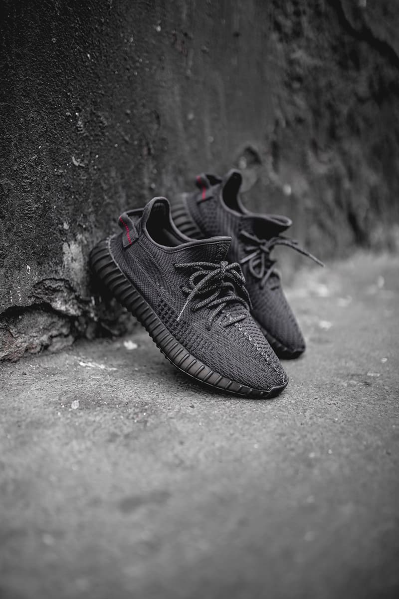 近賞 YEEZY BOOST 350 V2 全新「Triple Black」黑魂配色