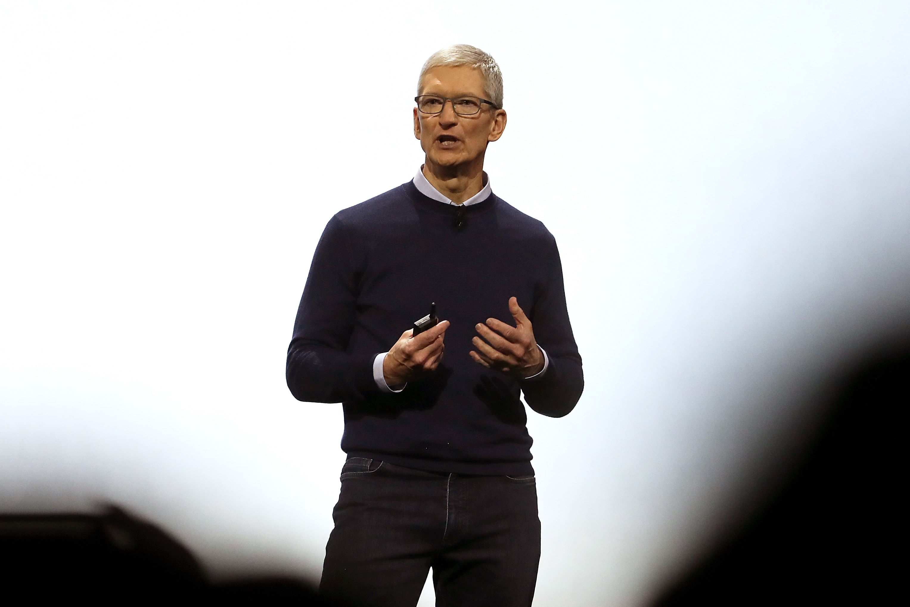 Tim Cook 公開譴責有關 Apple 首席設計師 Jony Ive 離職內幕的報導