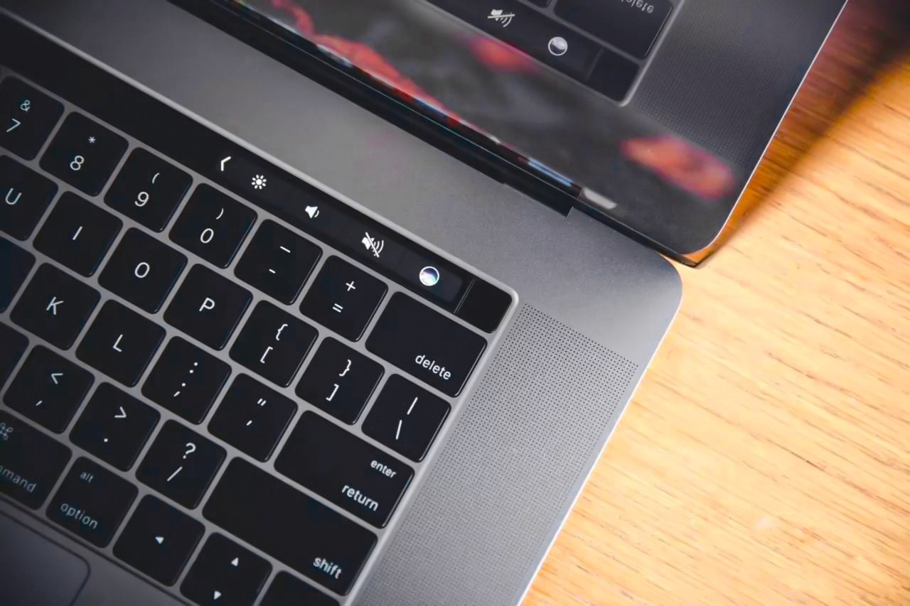 Apple 將為入門 MacBook Pro 增加 Touch Bar 配置及降低 MacBook Air 售價