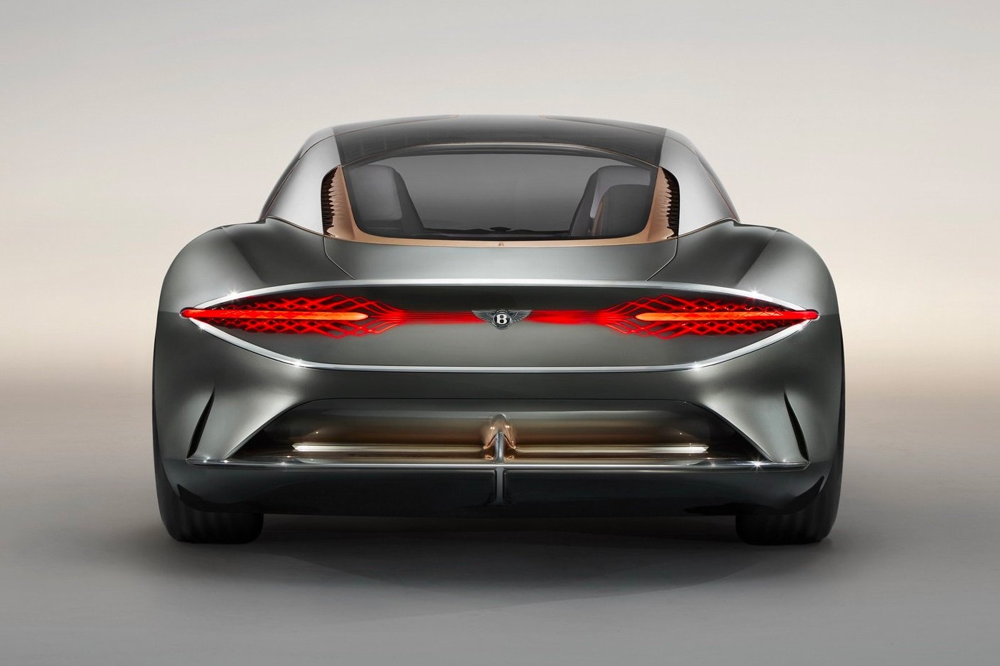 Bentley 推出 1,340 匹馬力純電 EXP 100 GT 概念車型