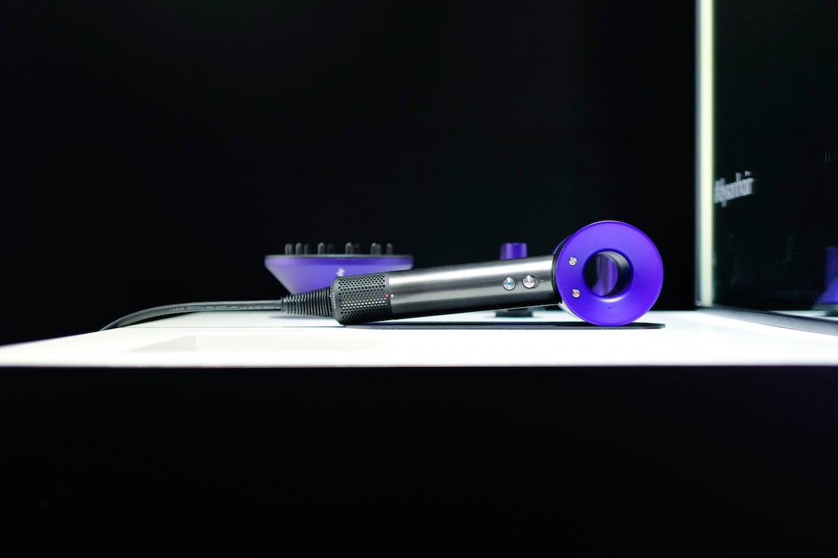 HYPEBEAST 直擊 Dyson 發佈升級版 Supersonic™ 風筒