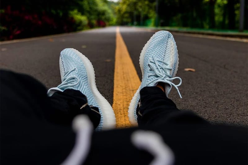 搶先預覽 YEEZY BOOST 350 V2 最新配色「Cloud White」上腳圖輯