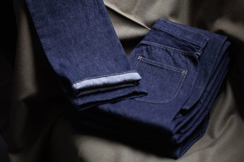 重塑二戰時期不完整編織技藝・The Armoury 與 Nigel Cabourn 攜手製作聯名丹寧褲