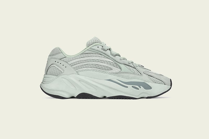 搶先預覽 YEEZY BOOST 700 V2 最新配色「Hospital Blue」
