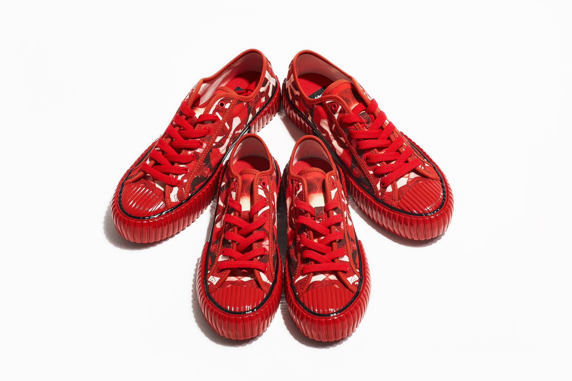 Kappa 携手艺术家推出「五行」主题联名鞋款