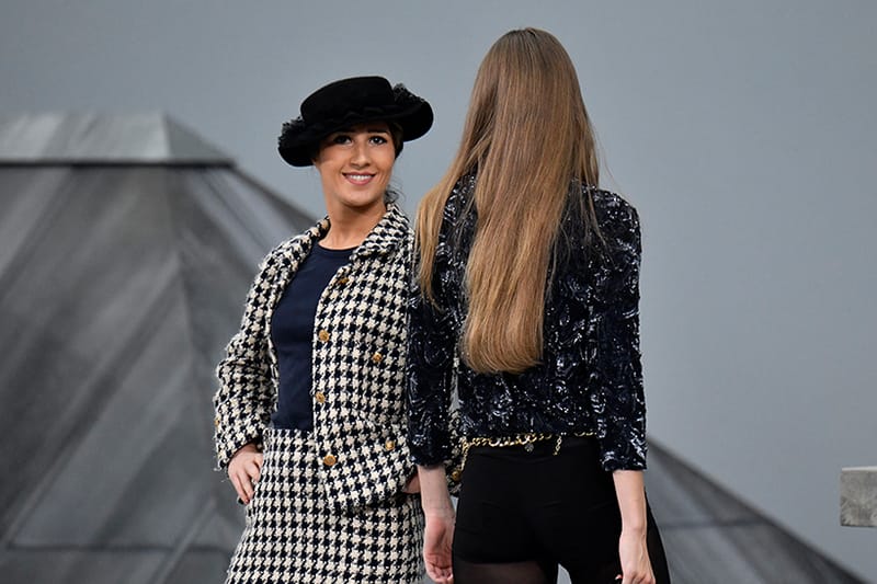 Chanel 2020 春夏時裝秀遭到台下觀眾強行闖入