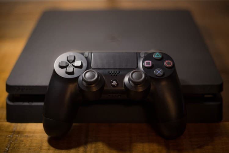 PlayStation 4 成為史上最暢銷主機第二名!