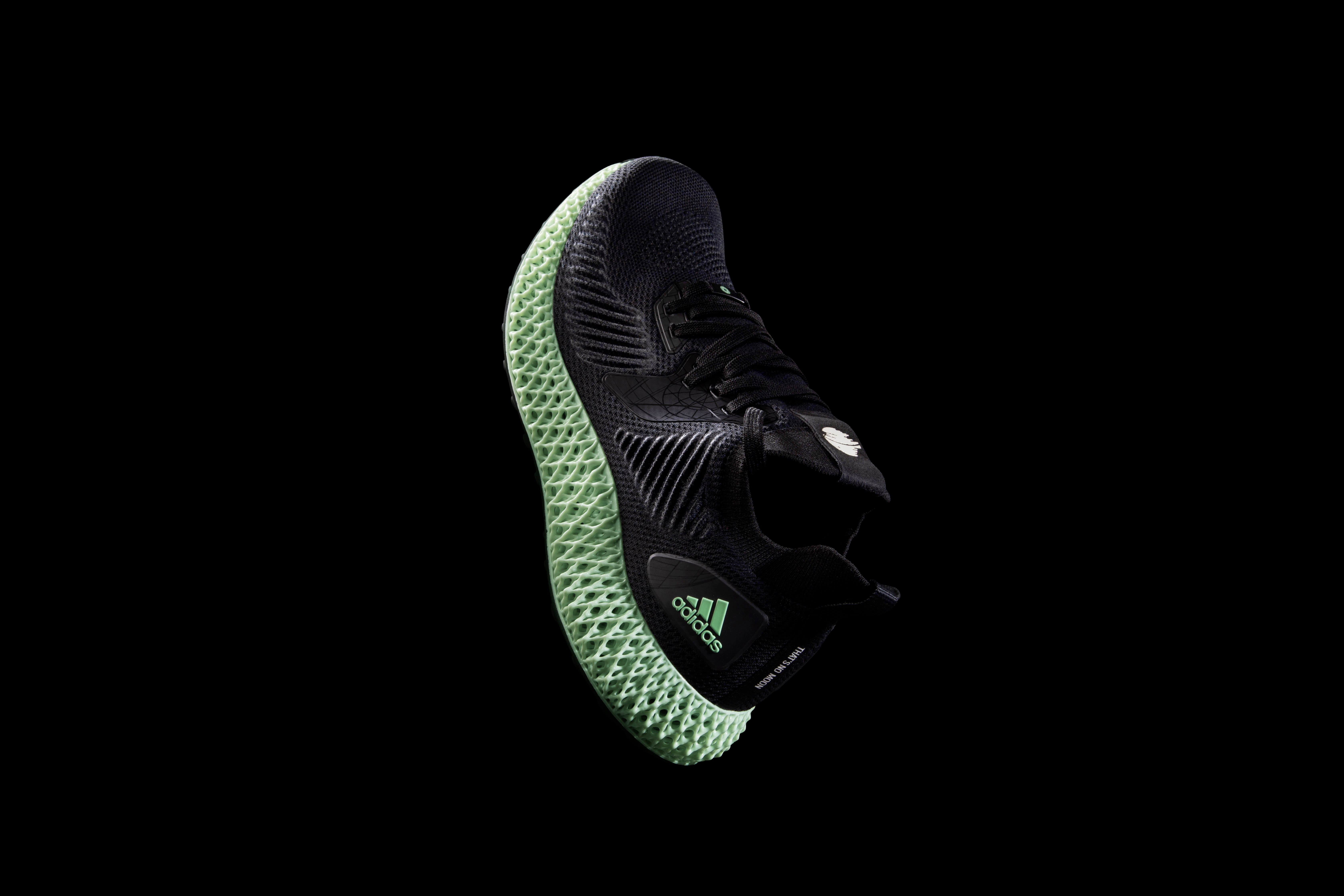adidas 推出 ALPHAEDGE 4D 星球大战系列跑鞋