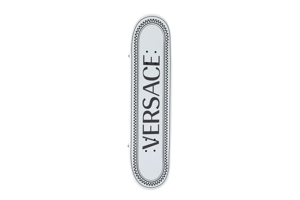 Versace 要價 $754 美元全新 Logo 圖樣印花滑板發佈