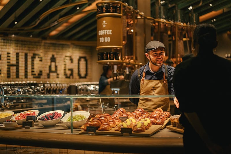 搶先一覽 Starbucks 芝加哥全球最大門市店內裝潢