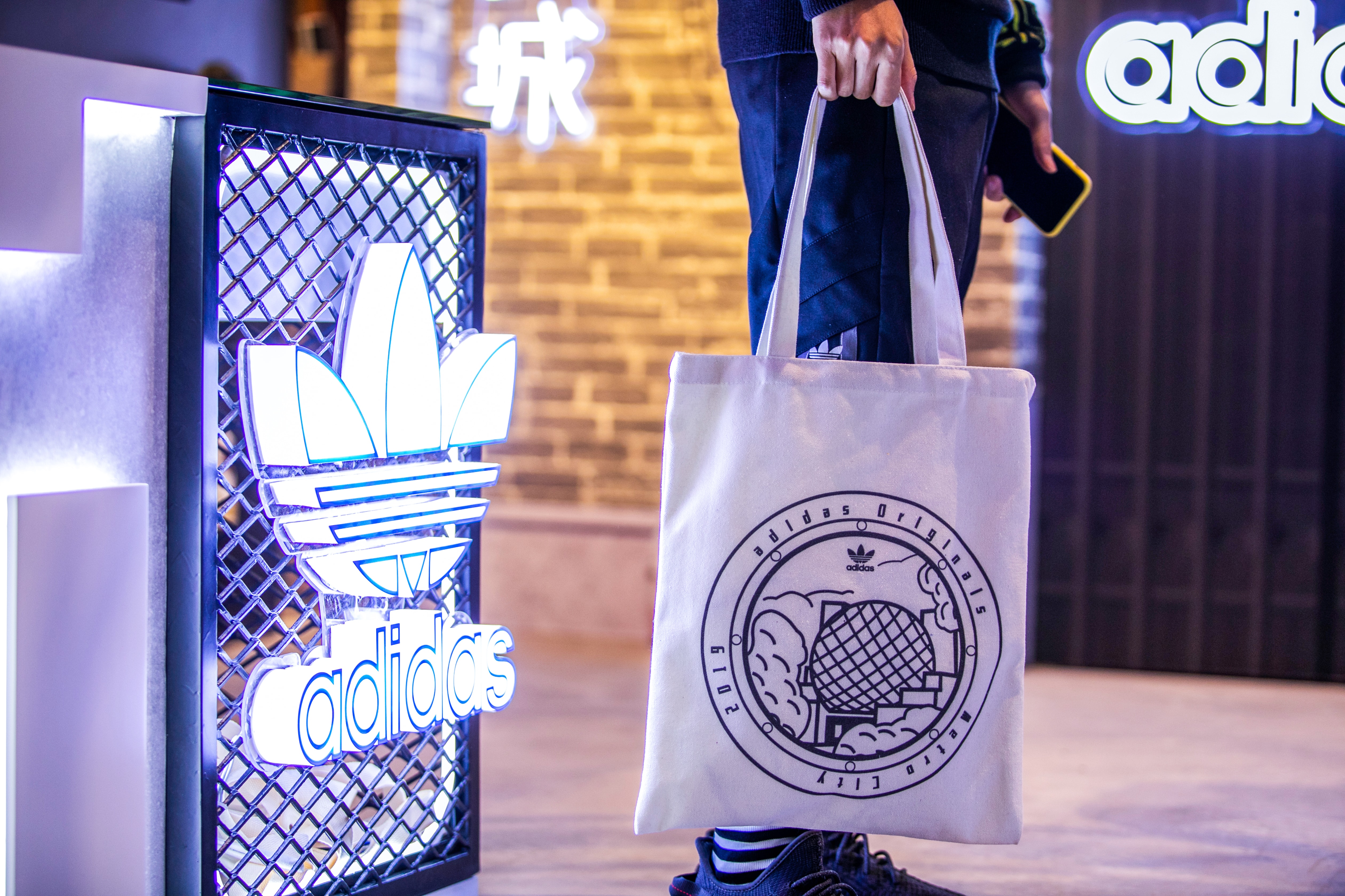 adidas Originals 于上海徐家汇开设全新 FDD 三叶草门店