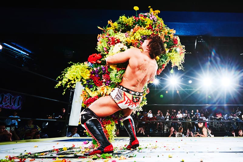 知名花卉藝術家 Azuma Makoto 全新攝影企劃《FLOWER AND MAN》正式發佈