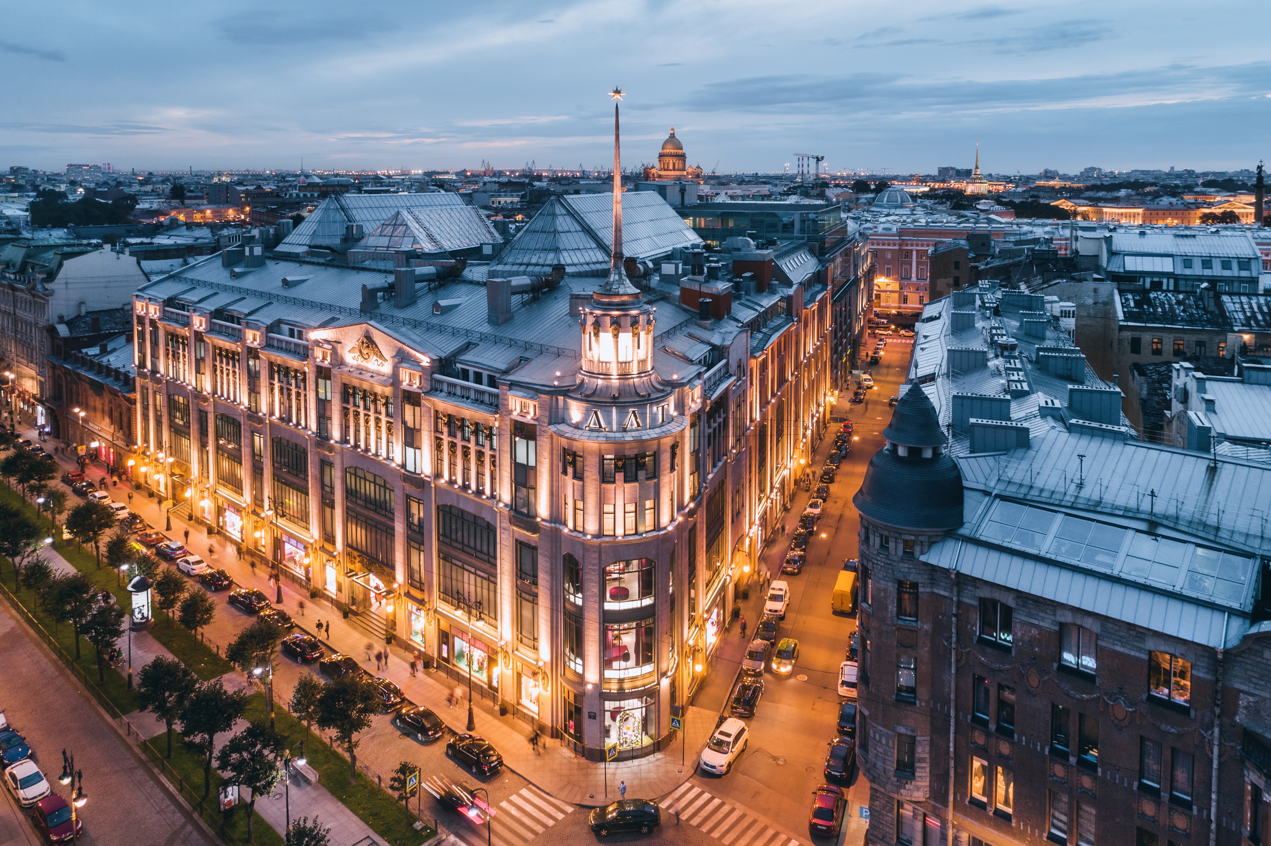 聖彼得堡 DLT 百貨 110 週年慶祝活動現場回顧
