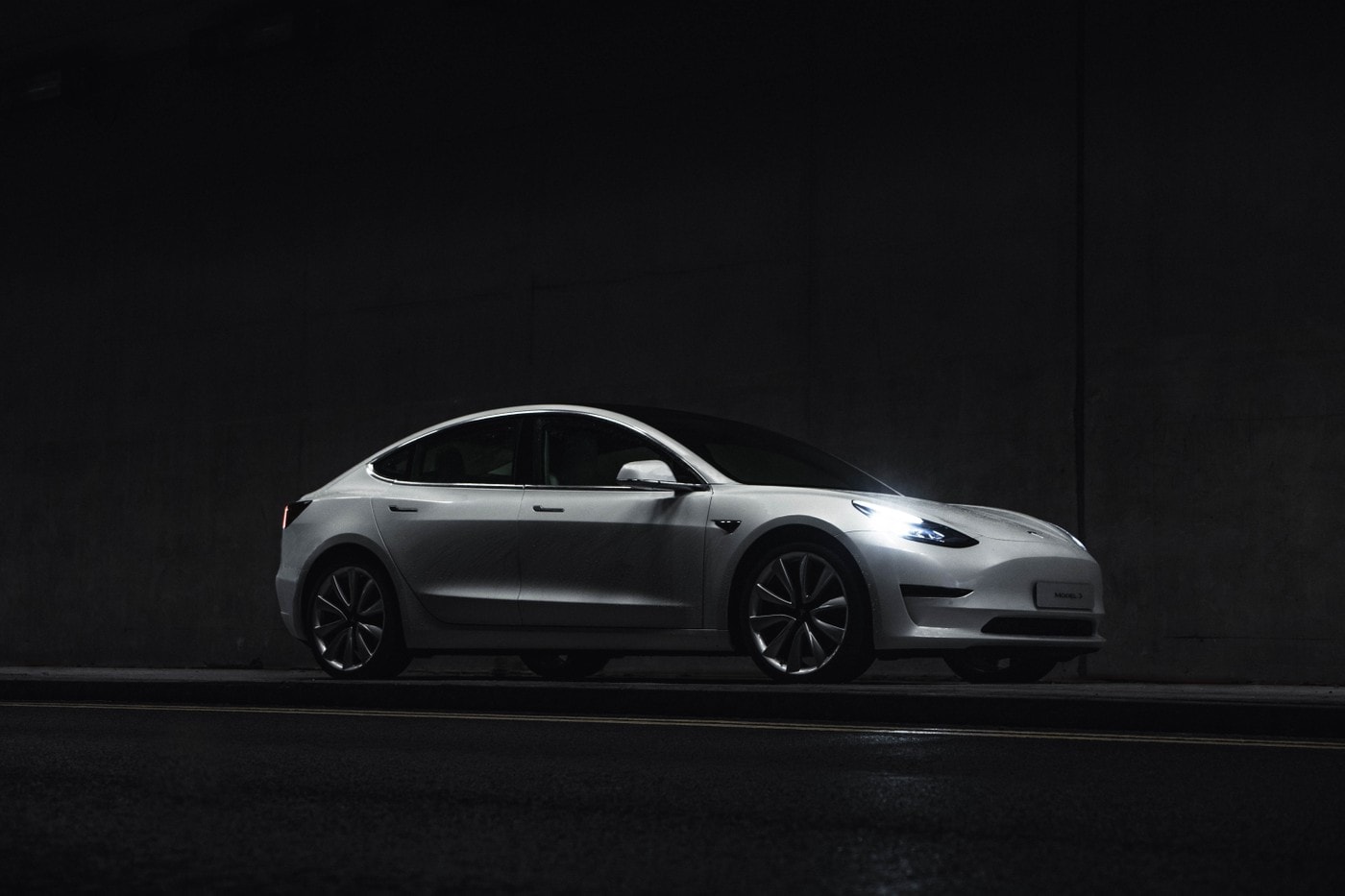Tesla 為 Model 3 推出升級加速「Acceleration Boost」軟體更新