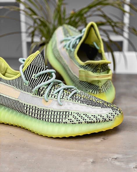 YEEZY BOOST 350 V2 全新配色「YEEZREEL」實鞋搶先近賞