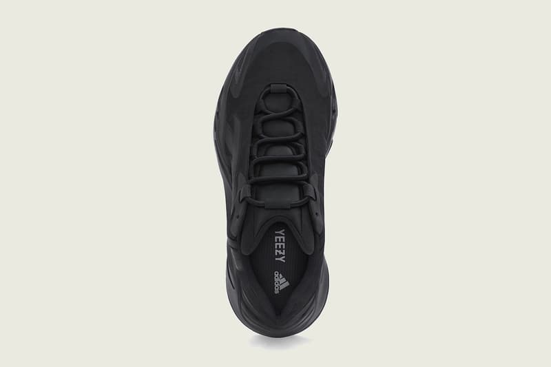 adidas YEEZY BOOST 700 MNVN 配色「Triple Black」官方圖輯、發售日期公開