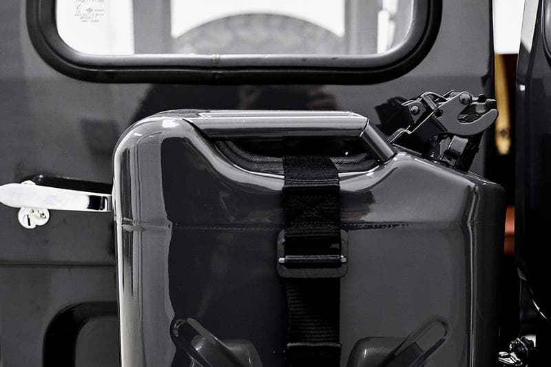 Todd Snyder x FJ Company 攜手復古豪華 Toyota Land Cruiser FJ43