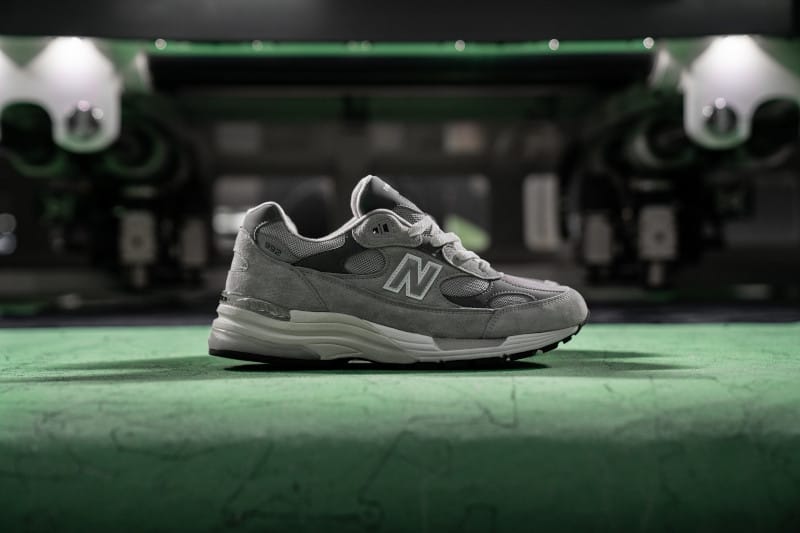 New Balance 经典鞋款 992 即将迎来首次复刻回归
