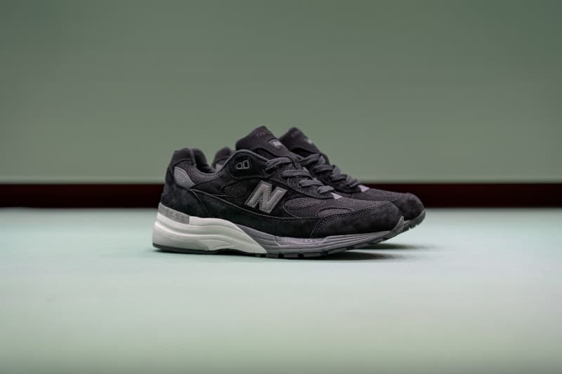 New Balance 经典鞋款 992 即将迎来首次复刻回归