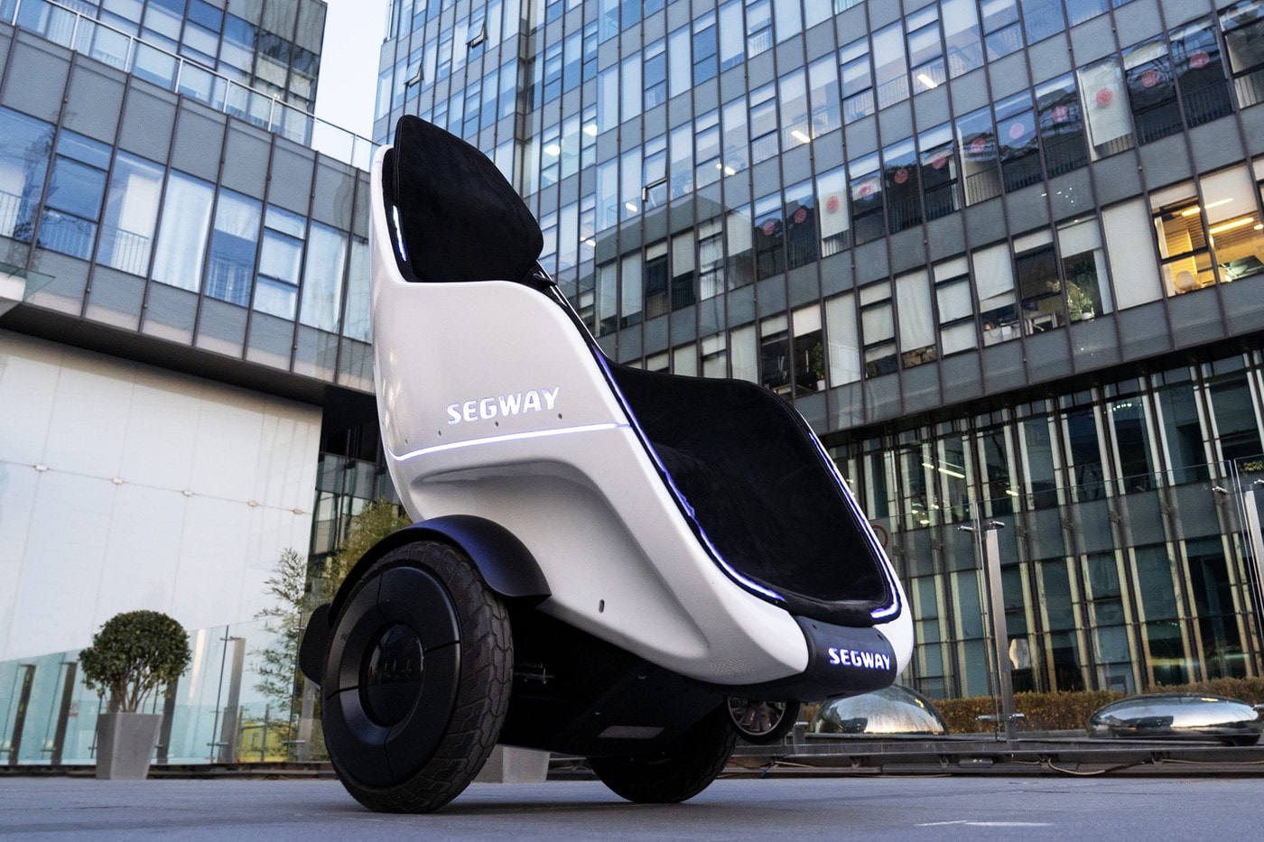 Segway 正式亮相全新 S-Pod 科技輪椅移動載具