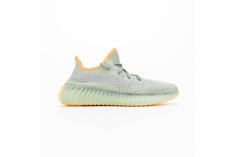 率先預覽 YEEZY BOOST 350 V2 最新配色「Desert Sage」