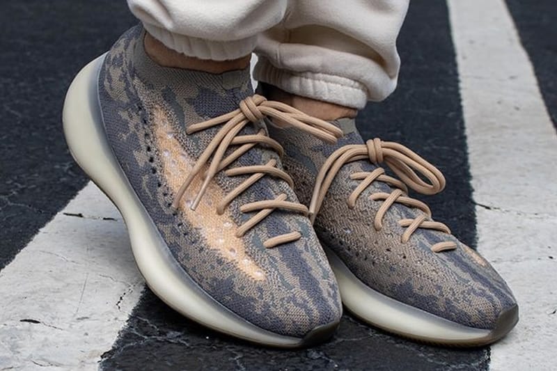 adidas YEEZY BOOST 380「MIST」全新上腳近賞圖輯率先亮相