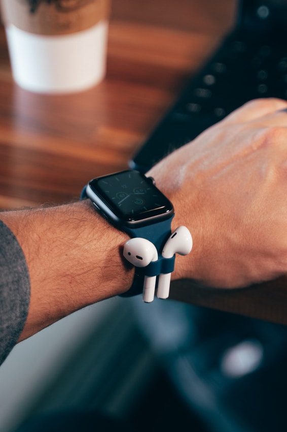 AirPods 救星－全新 Apple Watch 配件 AirBands 登陸 Kickstarter