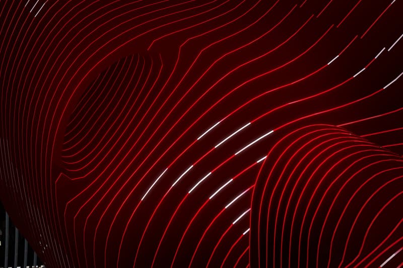 法國藝術家 Antoine Dufilho 打造 Ferrari 330 P4 光影鋁製雕像