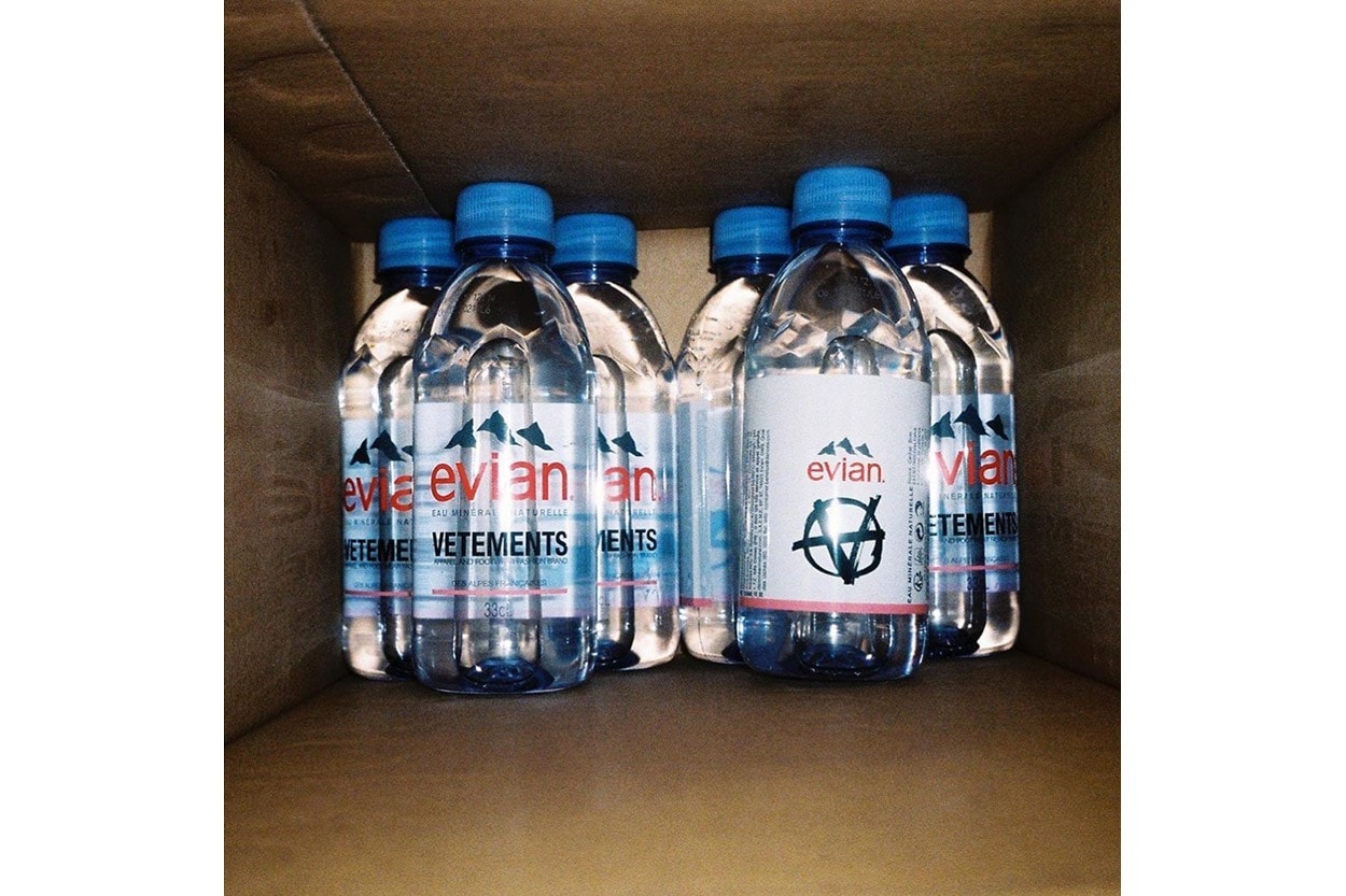 Vetements 与 Evian 推出联名水瓶设计