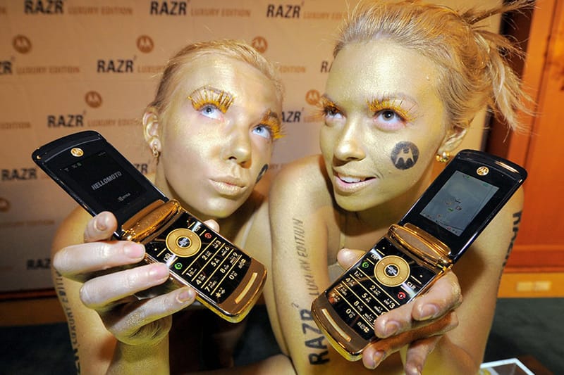 Motorola 全新 RAZR 摺疊式智能手機或將推出黃金配色版本