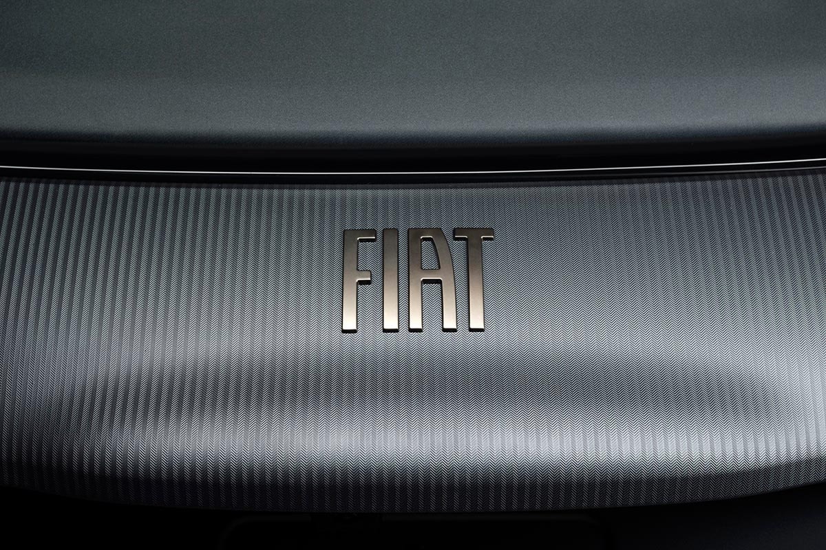 FIAT 攜手 Giorgio Armani 合作打造別注 FIAT 500 Armani 環保車款
