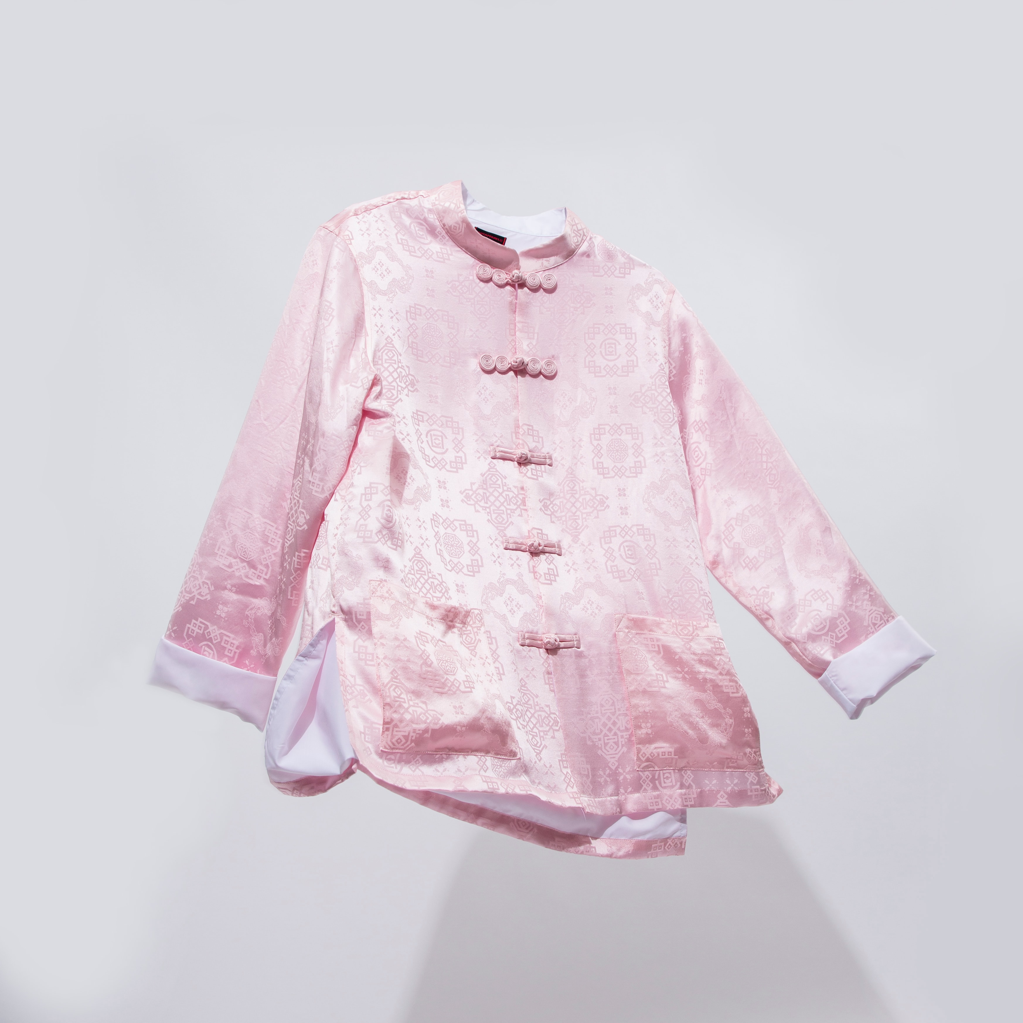 粉色春季－CLOT 延伸創作推出全新絲綢服裝系列