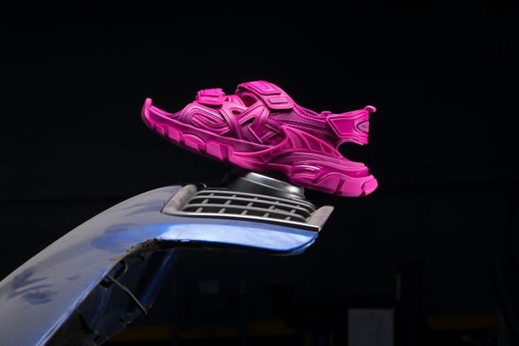 BALENCIAGA 为 TRACK SNEAKER 带来「夏日版」演绎