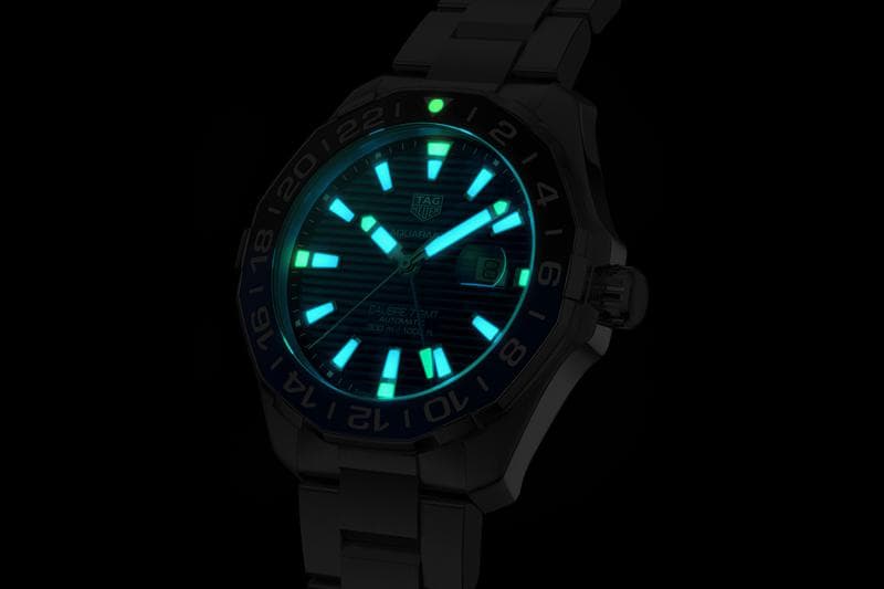 TAG Heuer 推出全新「Batman」配色 Aquaracer GMT