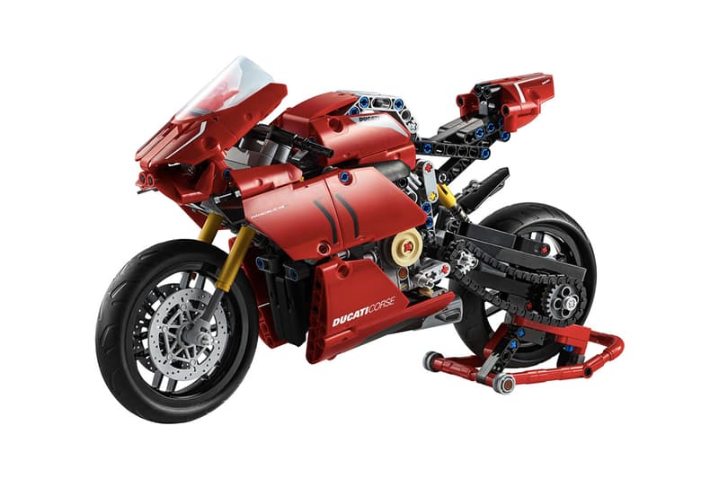 LEGO Technic™ 打造 Ducati Panigale V4 R 積木模型