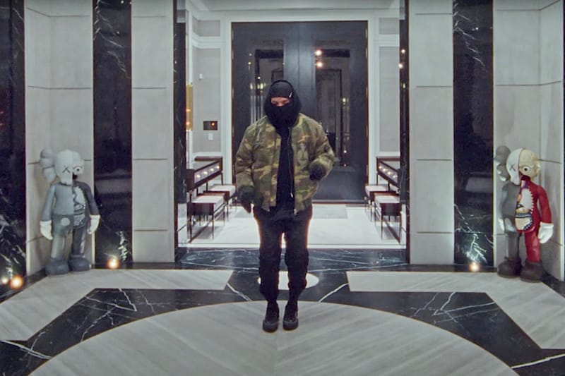 Drake 在热门单曲《Toosie Slide》中穿了什么鞋？| 本月 MV 球鞋大赏