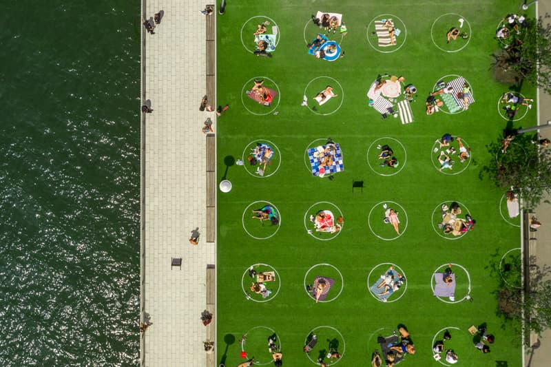 紐約 Domino Park 僅花費「$99 美分」即打造出別注「防疫公園」
