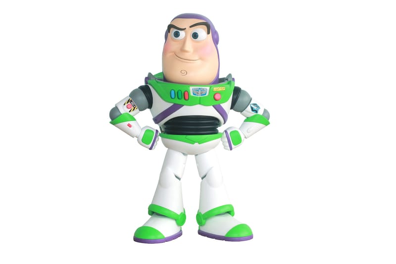 HEROCROSS 打造全新 90 cm 巴斯光年玩偶