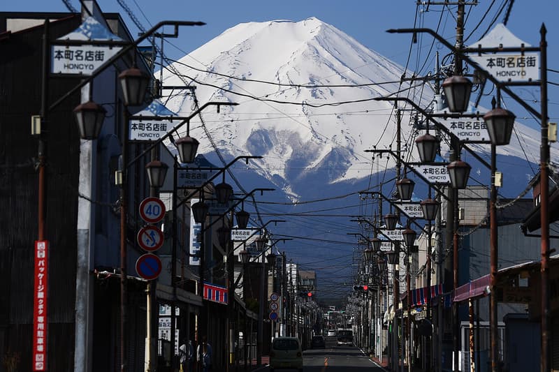 首次封山 日本 圣岳 富士山登山步道全数禁止通行 Hypebeast