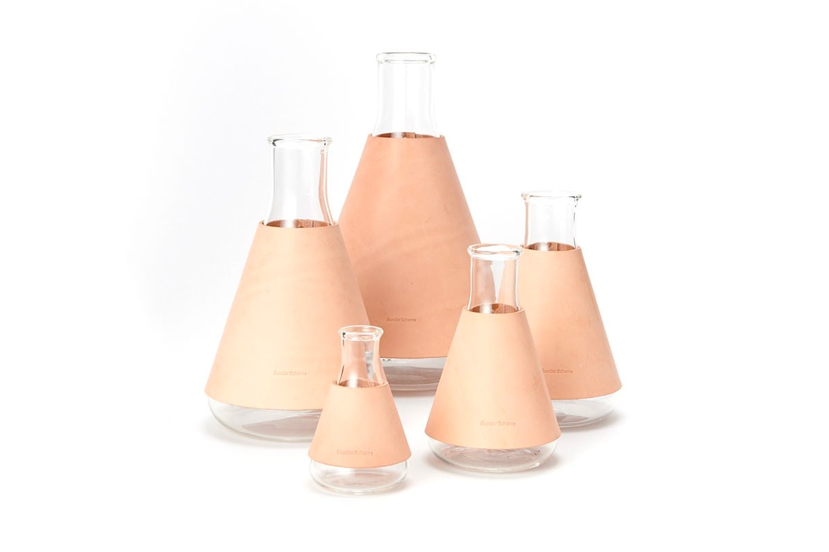 Hender Scheme 最新作以皮革推出玻璃花瓶套裝系列