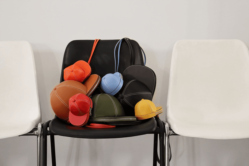 JW Anderson 推出全新配色 Nano Cap Bag