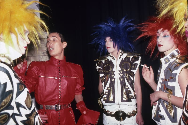 日本设计师山本宽斋病逝,回顾这位曾与 David Bowie、 Nicolas Ghesquiére 合作的设计师生涯