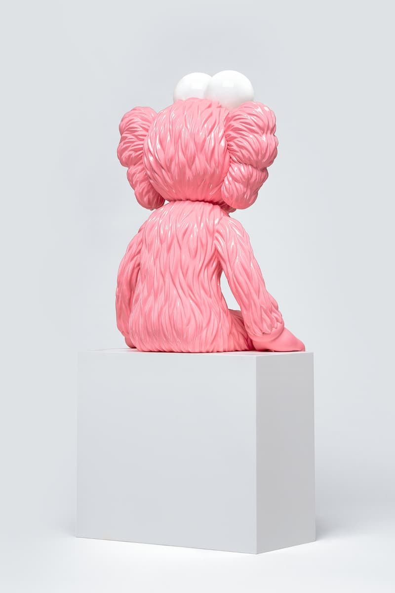 KAWS 聯結 AllRightsReserved 推出全新 KAWS SEEING（Pink）LED 座燈