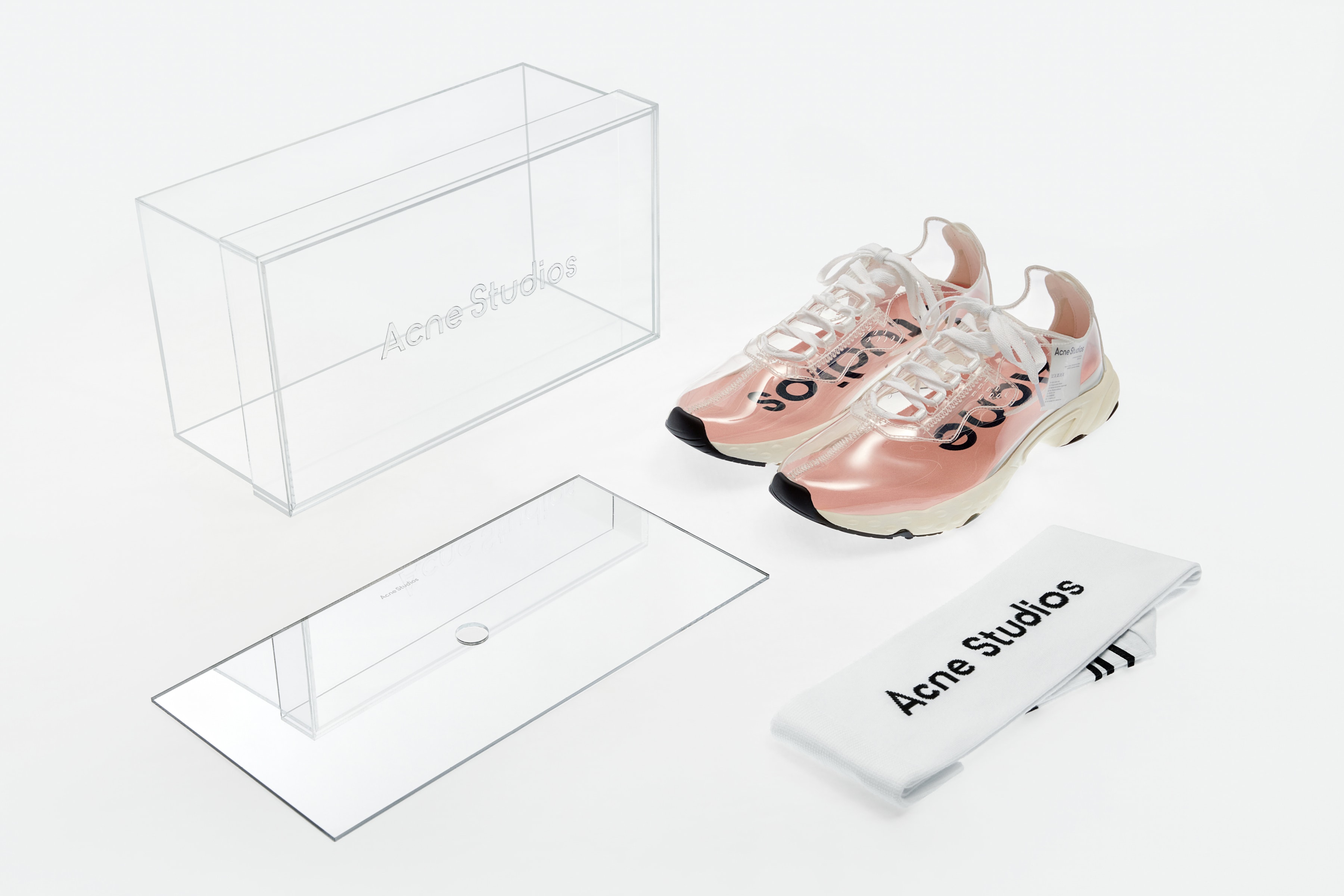 Acne Studios 为 N3W 运动鞋推出全新透明版本