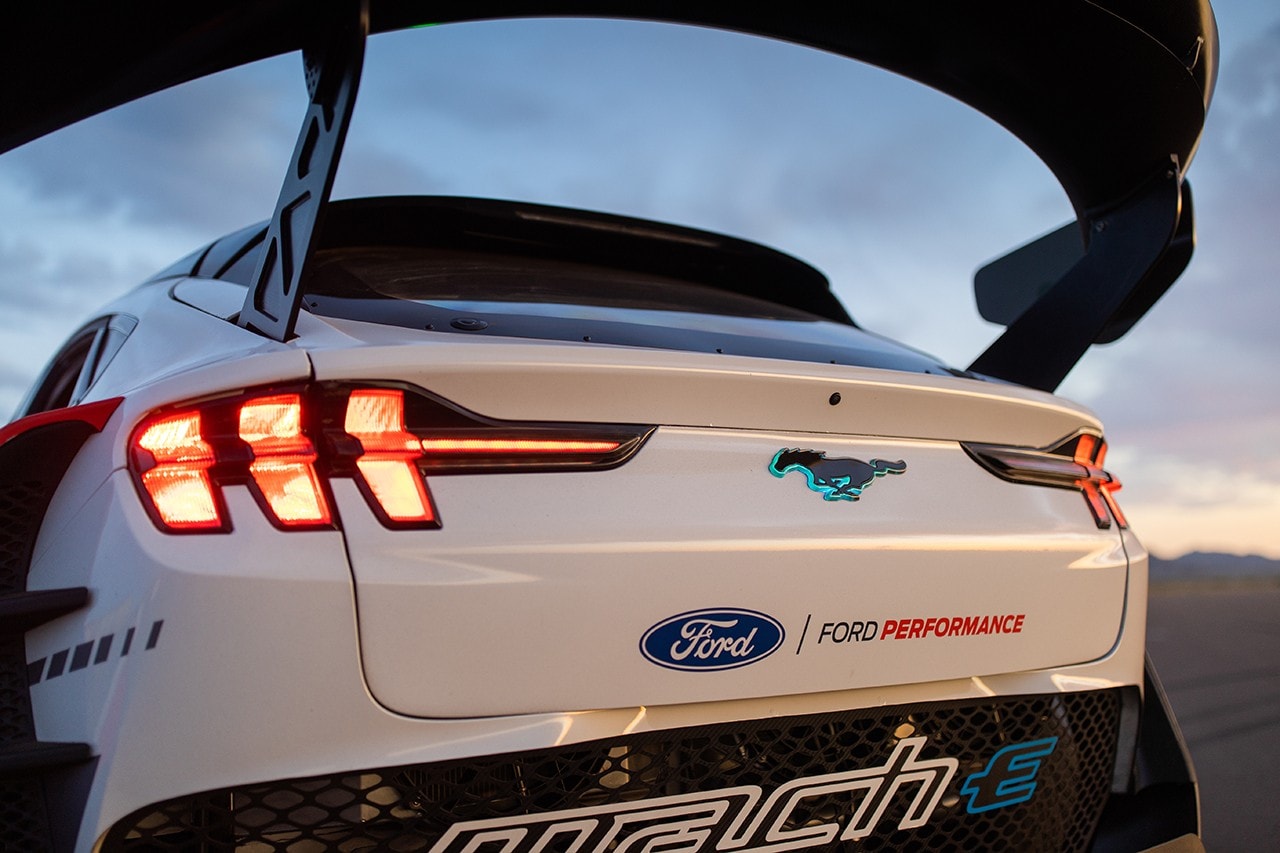 Ford 打造 1,400 匹馬力電能 Mustang MACH-E 原型車