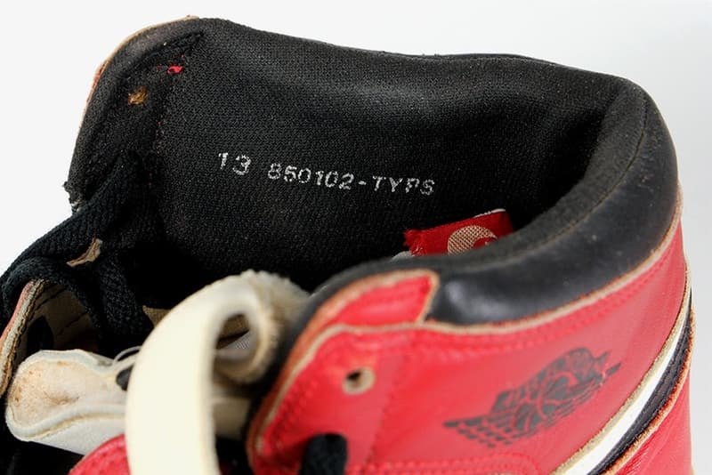 1986 年特殊改裝 Air Jordan 1 以再次出現拍賣