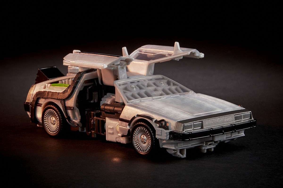 Hasbro 發表全新《變形金剛》x《Back To The Future》聯乘 Gigawatt DeLorean 模型