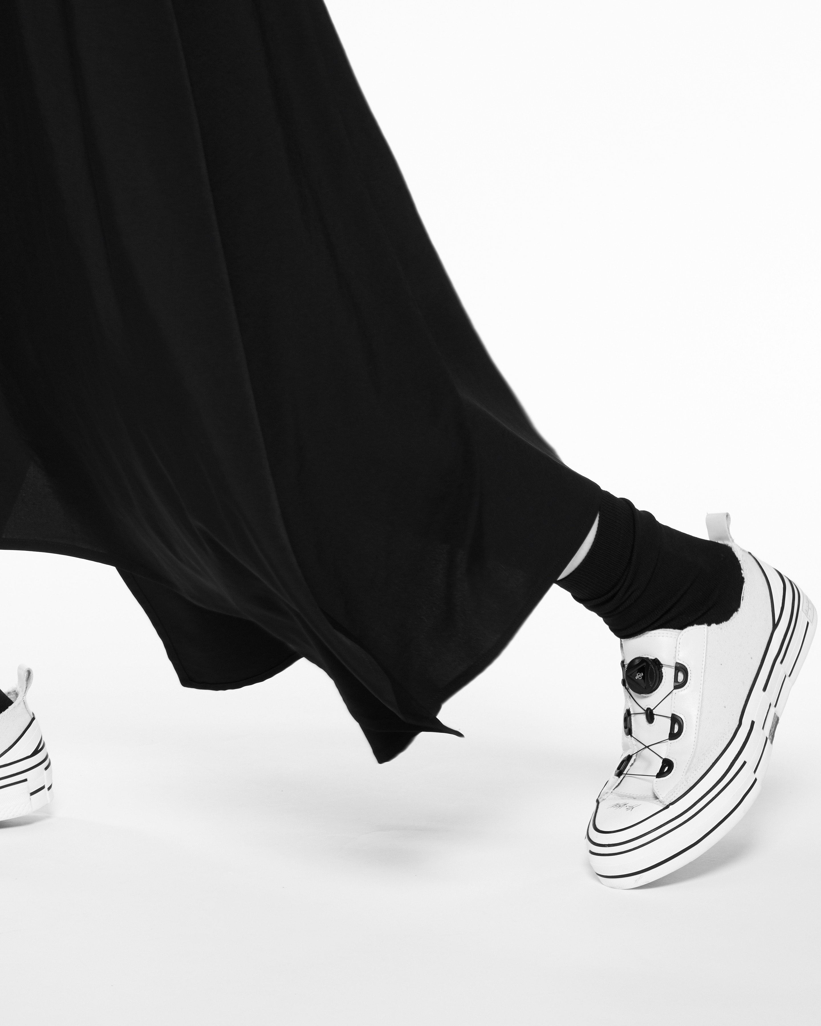 Y's by Yohji Yamamoto 携手 xVESSEL 打造全新联名鞋款系列