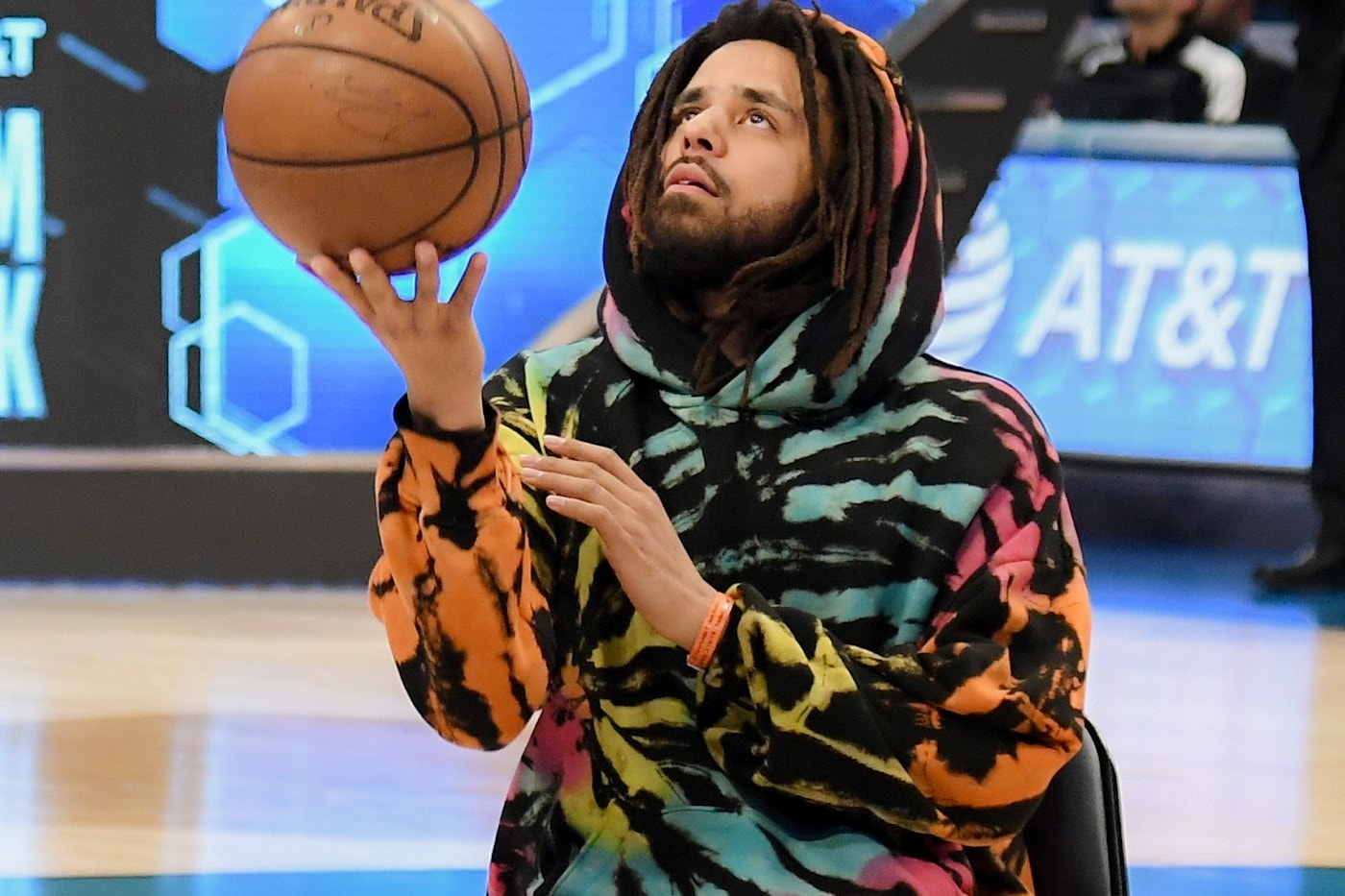 消息稱知名饒舌歌手 J. Cole 有意挑戰 NBA