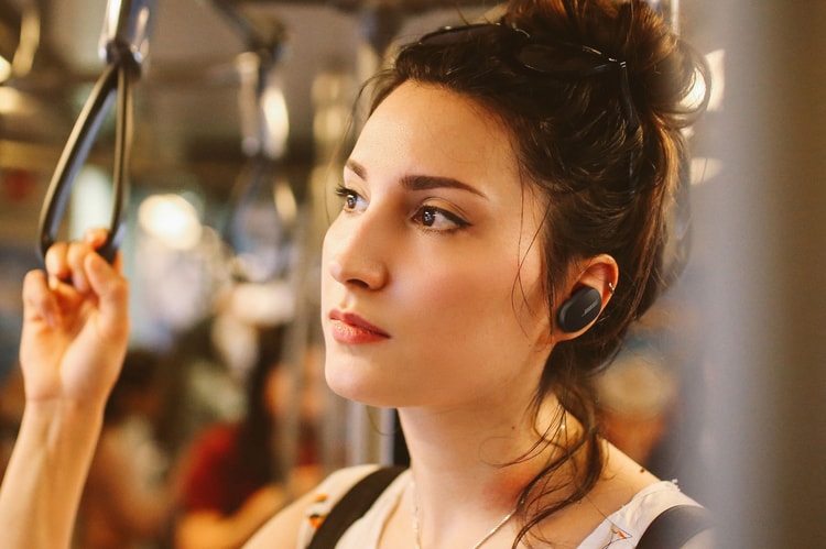 Bose 发布全新智能音频眼镜及无线耳塞